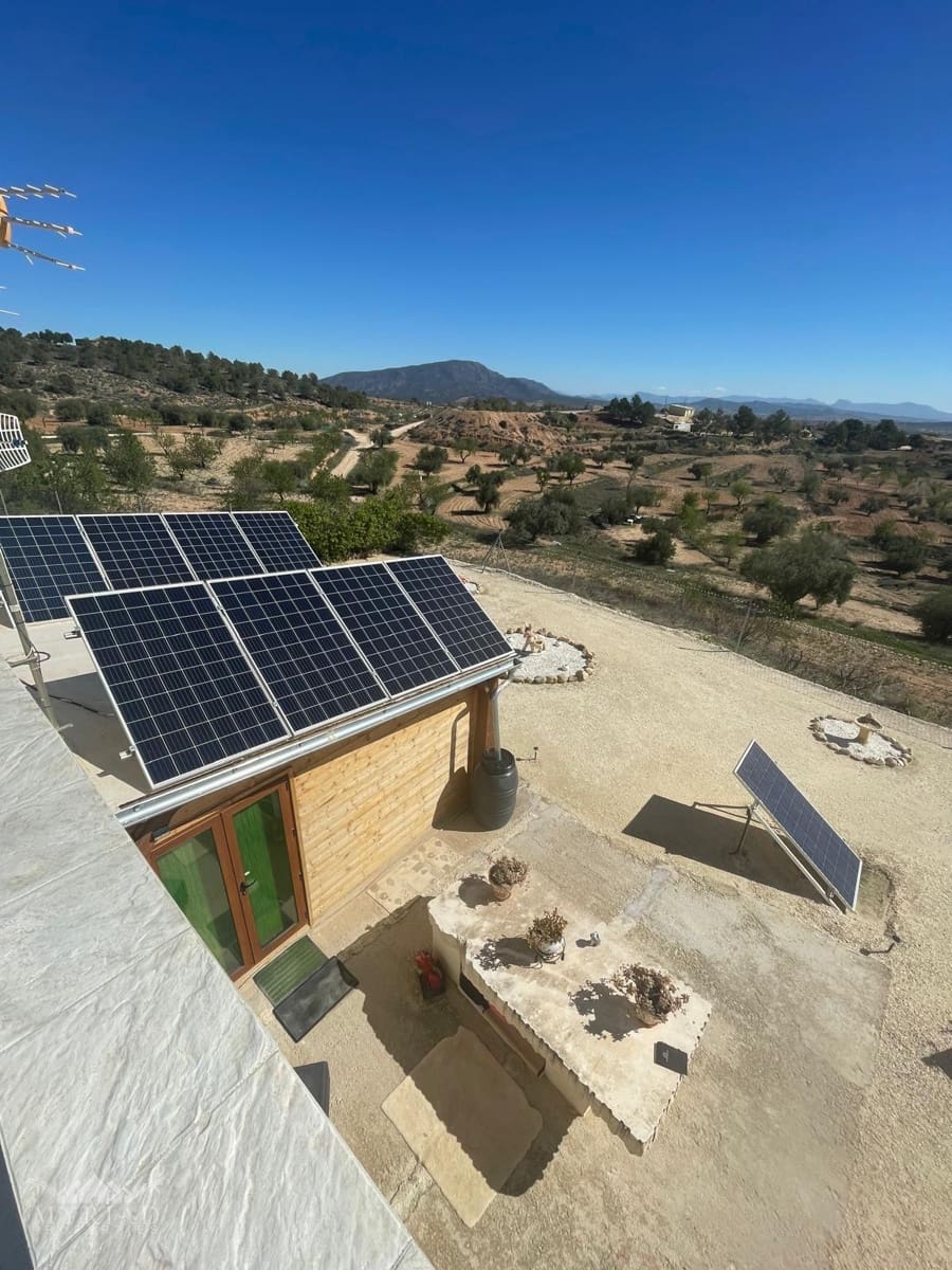 3 bedroom Finca/Country House for sale in Pinoso - € 135,995 (Ref: 9731727)