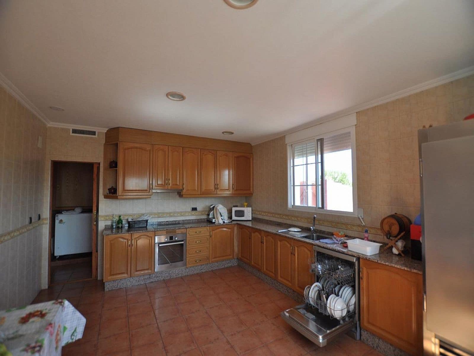 8 bedroom Villa for sale in Sax with pool garage - € 499,950 (Ref: 9731728)