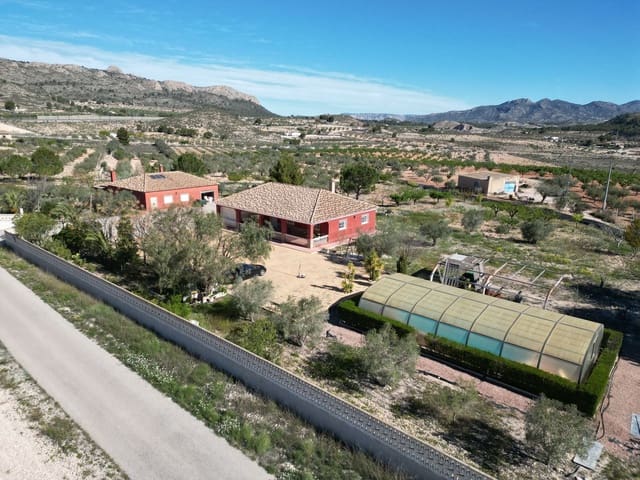 Chalet de 8 habitaciones en Sax en venta con piscina garaje - 599.950 € (Ref: 9731728)