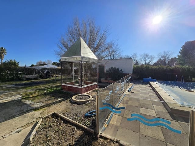 Chalet de 7 habitaciones en Villena en venta con piscina - 149.995 € (Ref: 9741466)