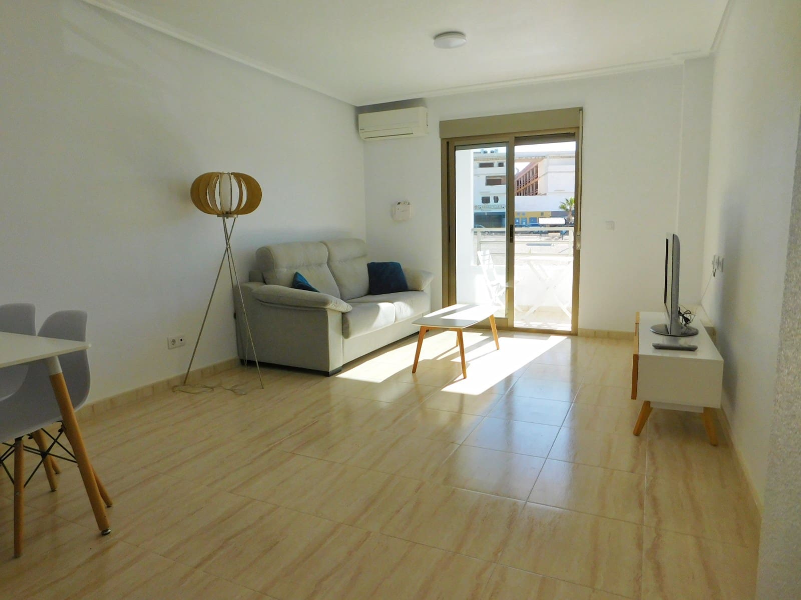 Apartamento de 2 habitaciones en San Miguel de Salinas en venta con piscina - 125.000 € (Ref: 9746808)