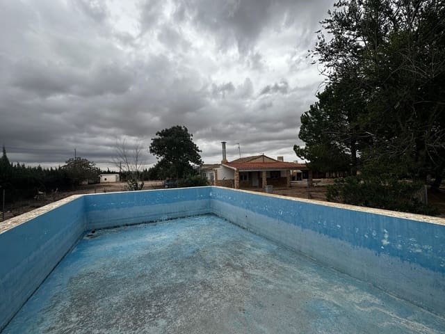 4 sypialnia Willa na sprzedaż w Yecla z basenem - 149 900 € (Ref: 9764866)