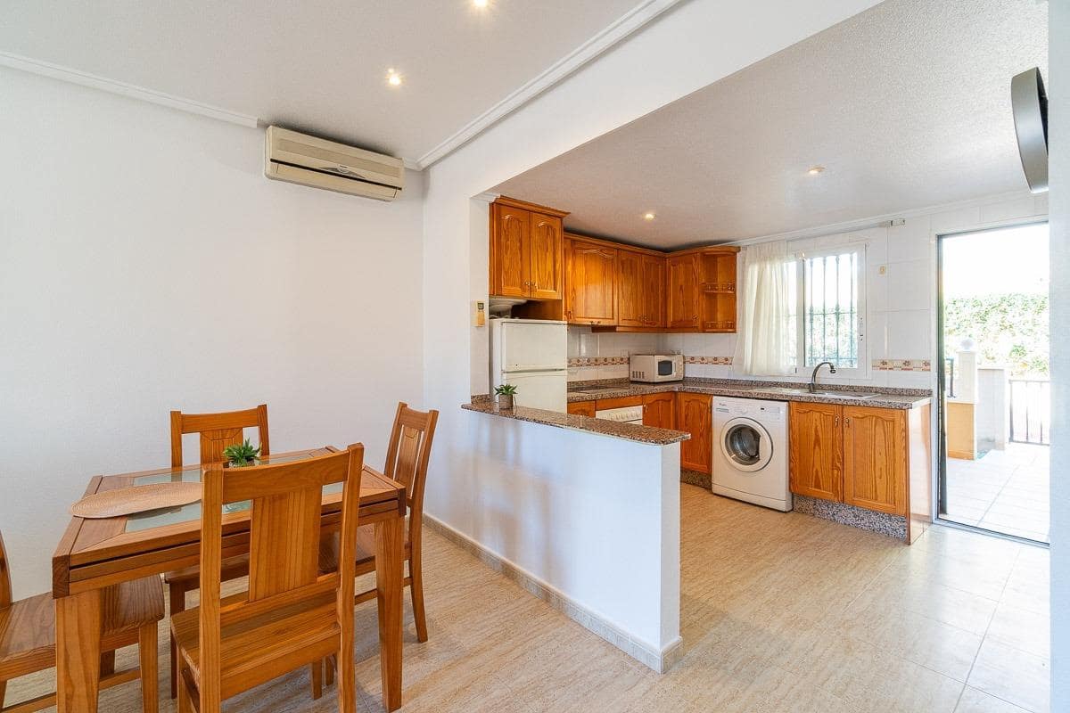 2 soveværelse Bungalow til salg i Orihuela Costa med swimmingpool - € 169.000 (Ref: 9764868)