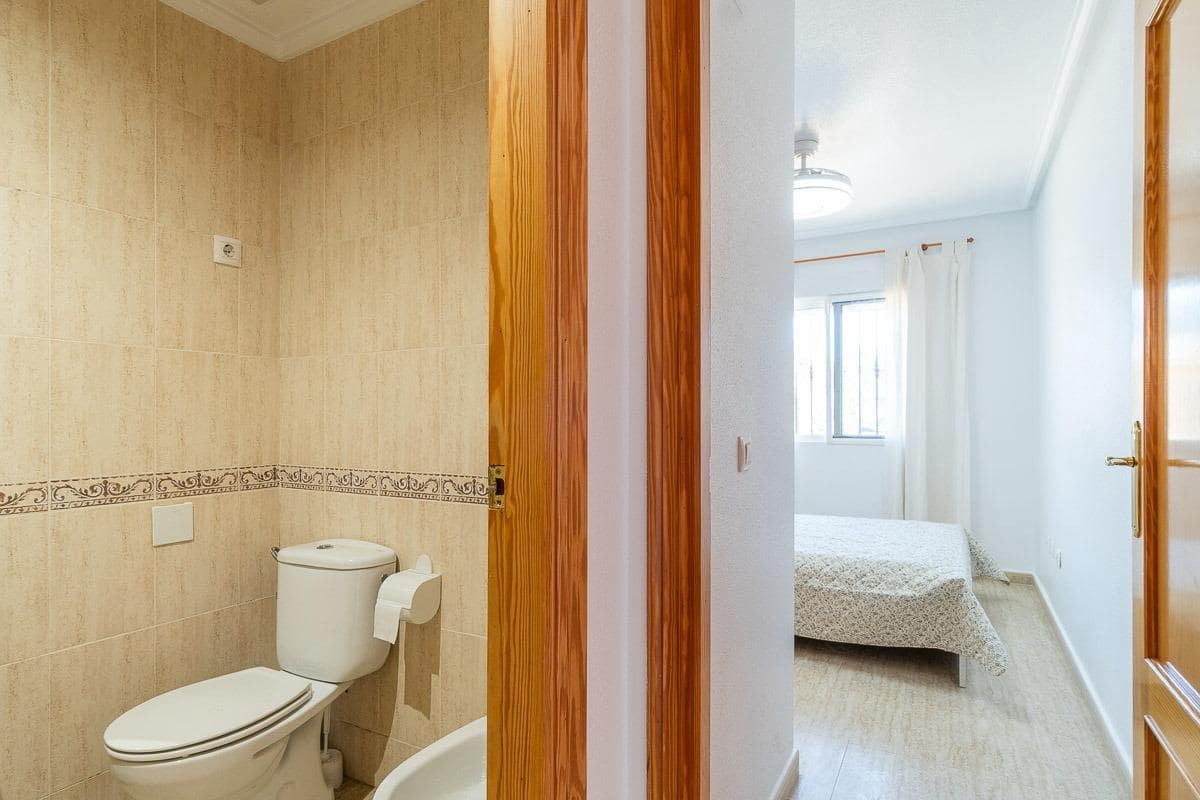 2 soveværelse Bungalow til salg i Orihuela Costa med swimmingpool - € 169.000 (Ref: 9764868)