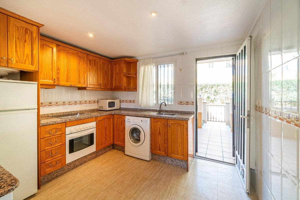 2 soveværelse Bungalow til salg i Orihuela Costa med swimmingpool - € 169.000 (Ref: 9764868)