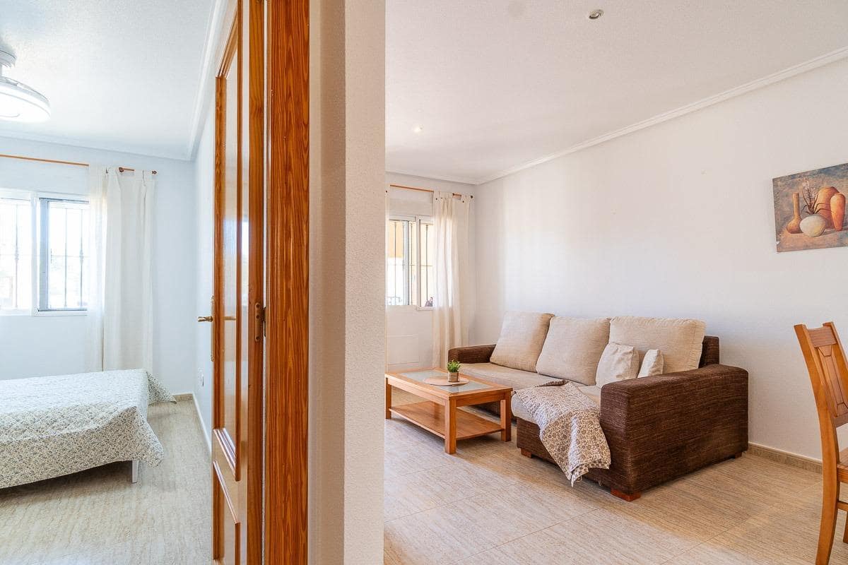 2 bedroom Bungalow for sale in Orihuela Costa with pool - € 169,000 (Ref: 9764868)