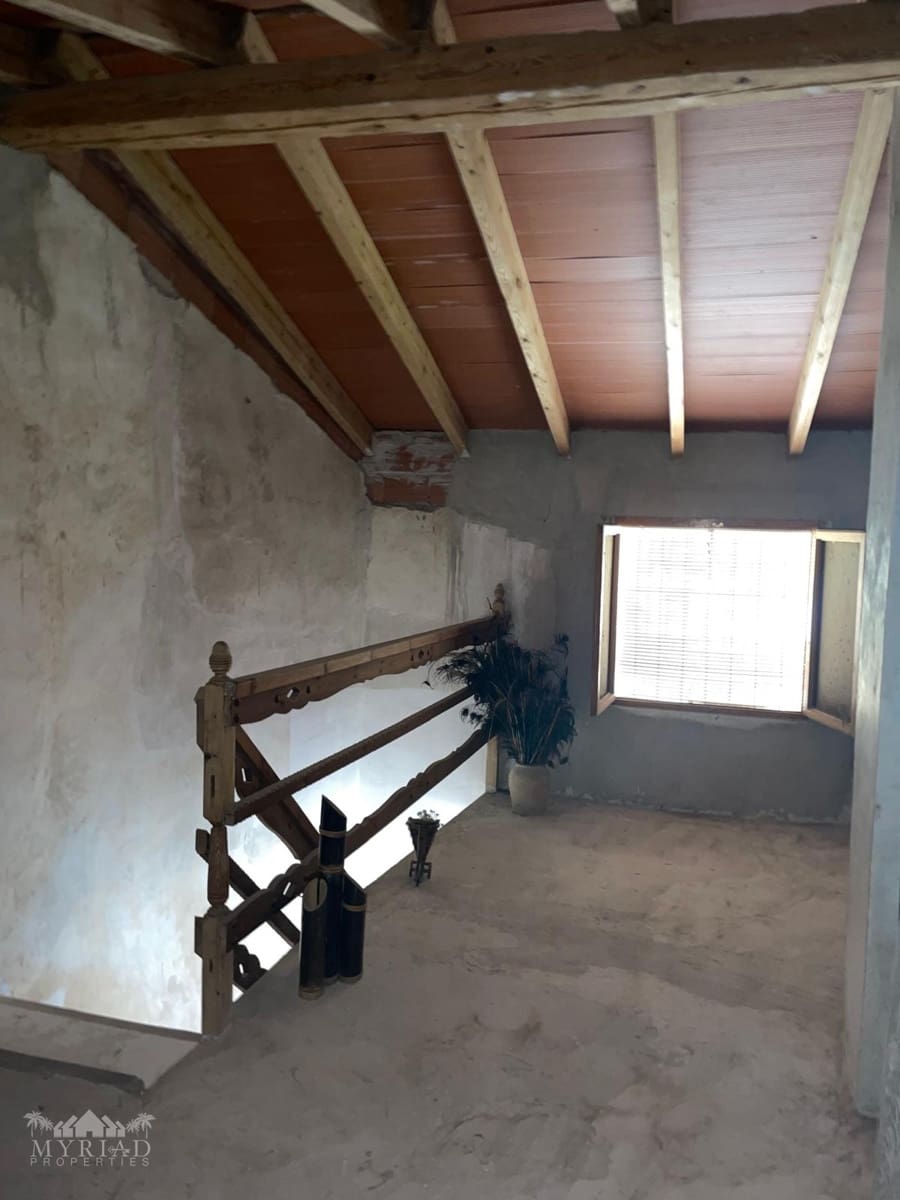 2 sypialnia Finka/Dom wiejski na sprzedaż w El Canton z garażem - 67 000 € (Ref: 9773301)