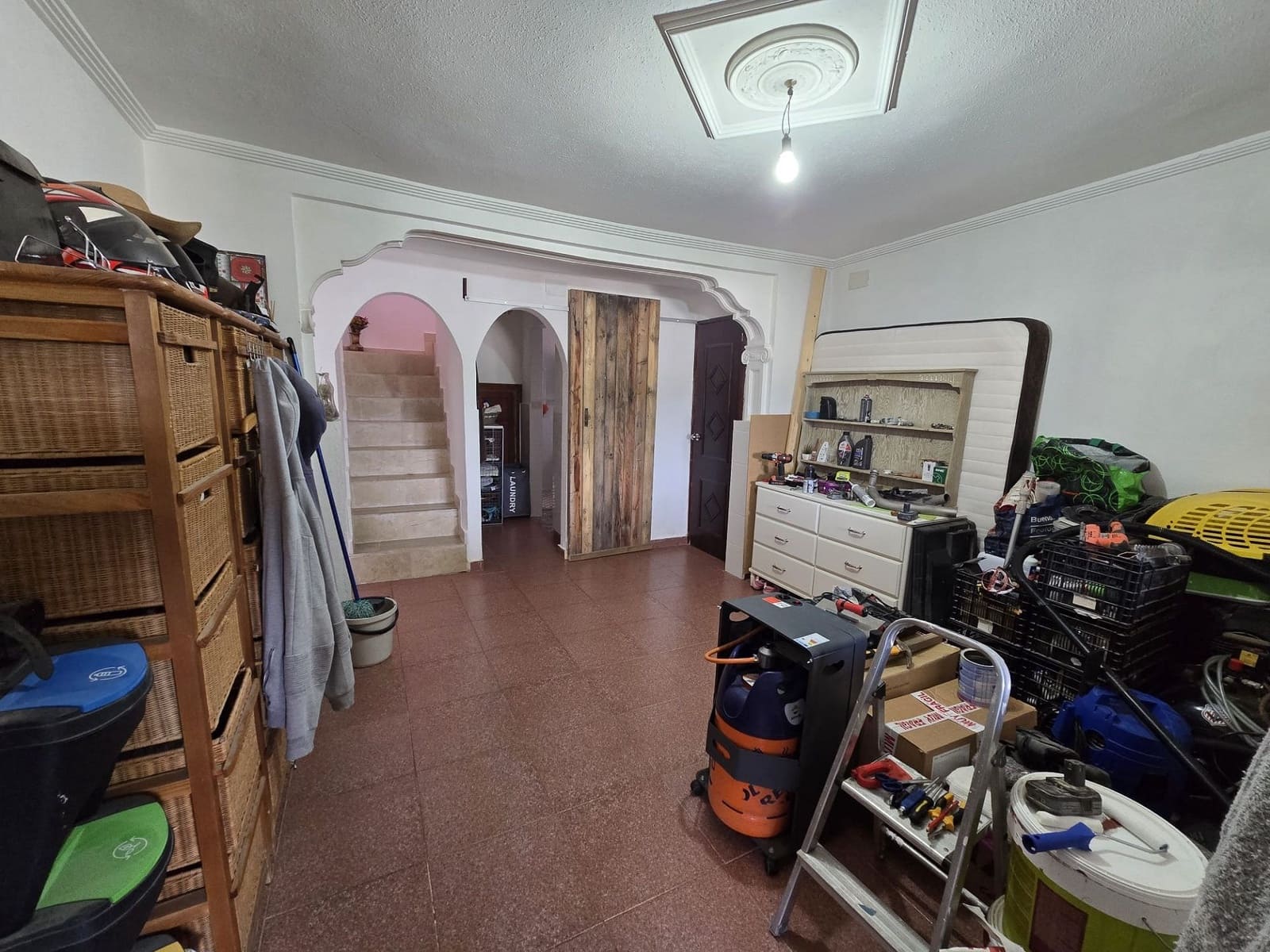 6 soveværelse Villa til salg i Sax med swimmingpool - € 275.000 (Ref: 9790021)