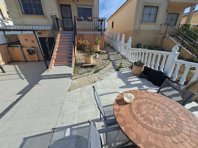2 makuuhuone Huvila myytävänä paikassa Los Balcones mukana uima-altaan 
autotalli - 199 000 € (Ref: 9810961)