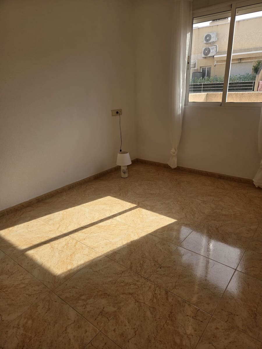 2 sypialnia Apartament na sprzedaż w Torrevieja - 136 500 € (Ref: 9814119)