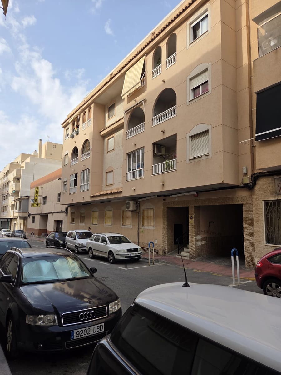 2 sypialnia Apartament na sprzedaż w Torrevieja - 136 500 € (Ref: 9814119)
