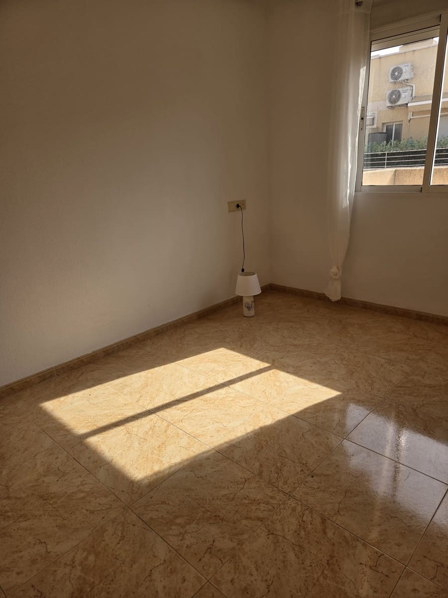2 sypialnia Apartament na sprzedaż w Torrevieja - 136 500 € (Ref: 9814119)