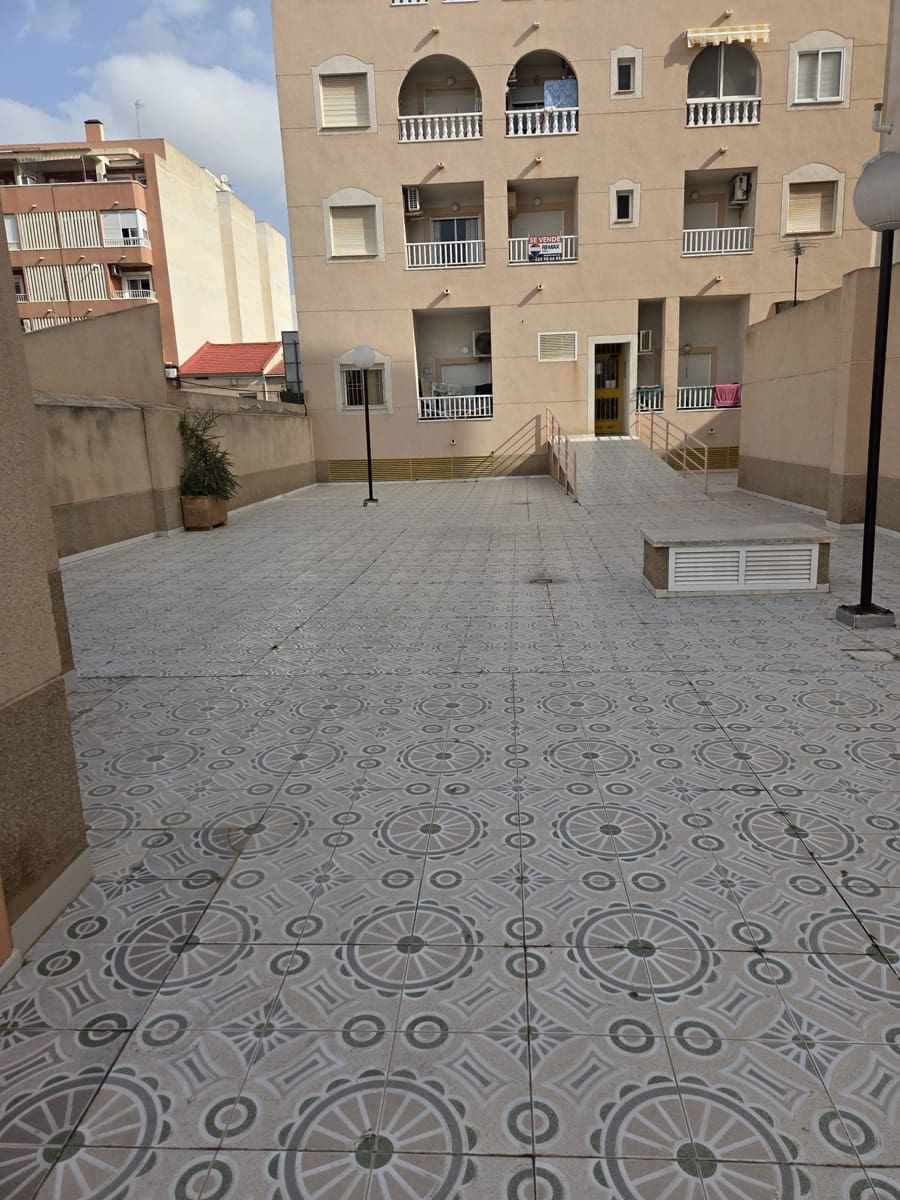 2 sypialnia Apartament na sprzedaż w Torrevieja - 136 500 € (Ref: 9814119)