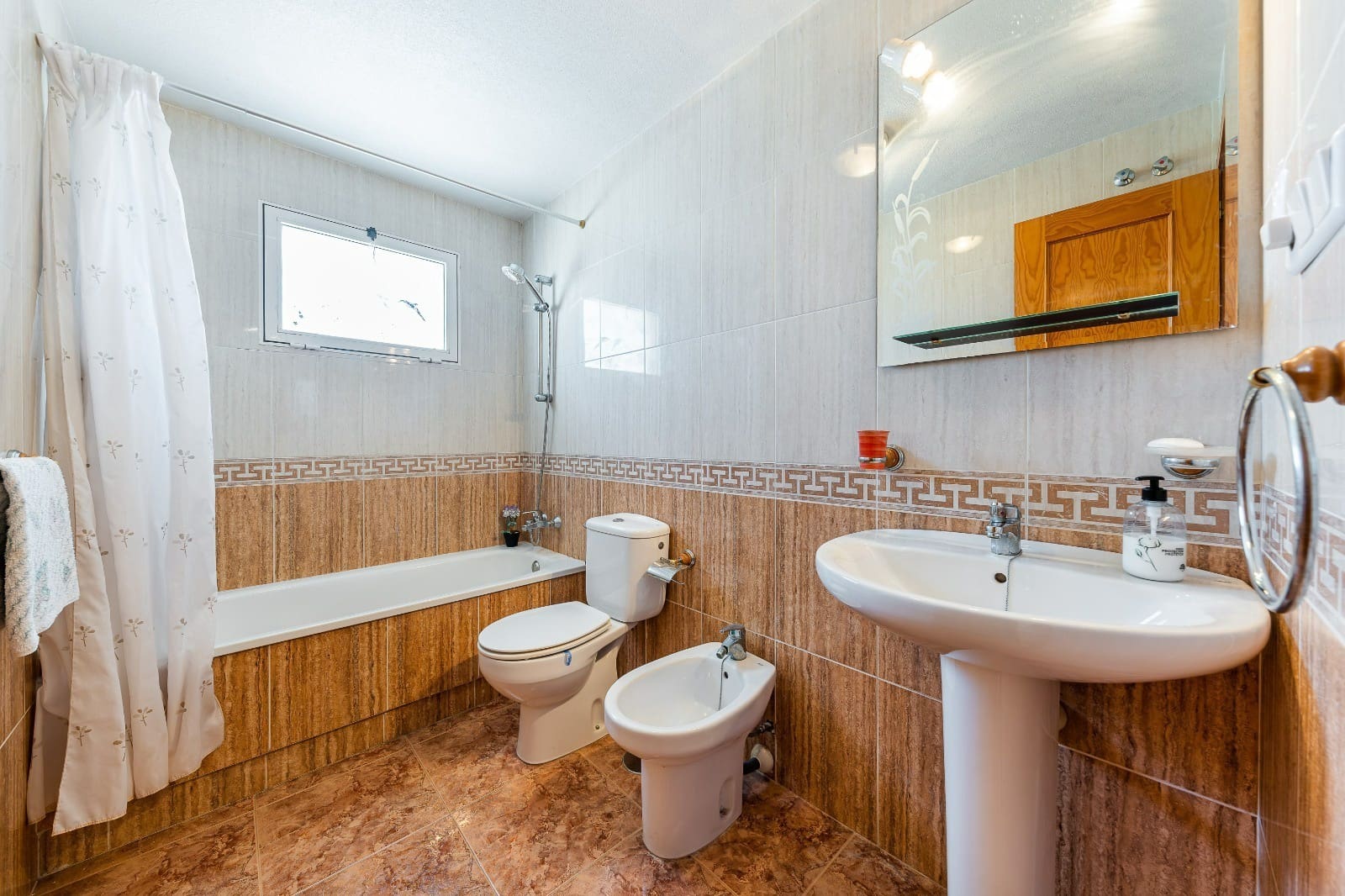 3 soveværelse Byhus til salg i Torrevieja med swimmingpool garage - € 225.000 (Ref: 9816659)
