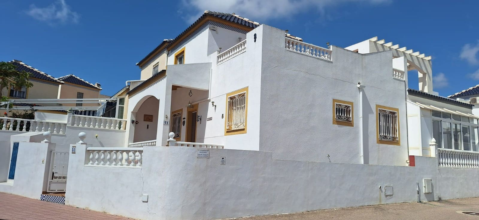 3 soveværelse Byhus til salg i Torrevieja med swimmingpool garage - € 225.000 (Ref: 9816659)