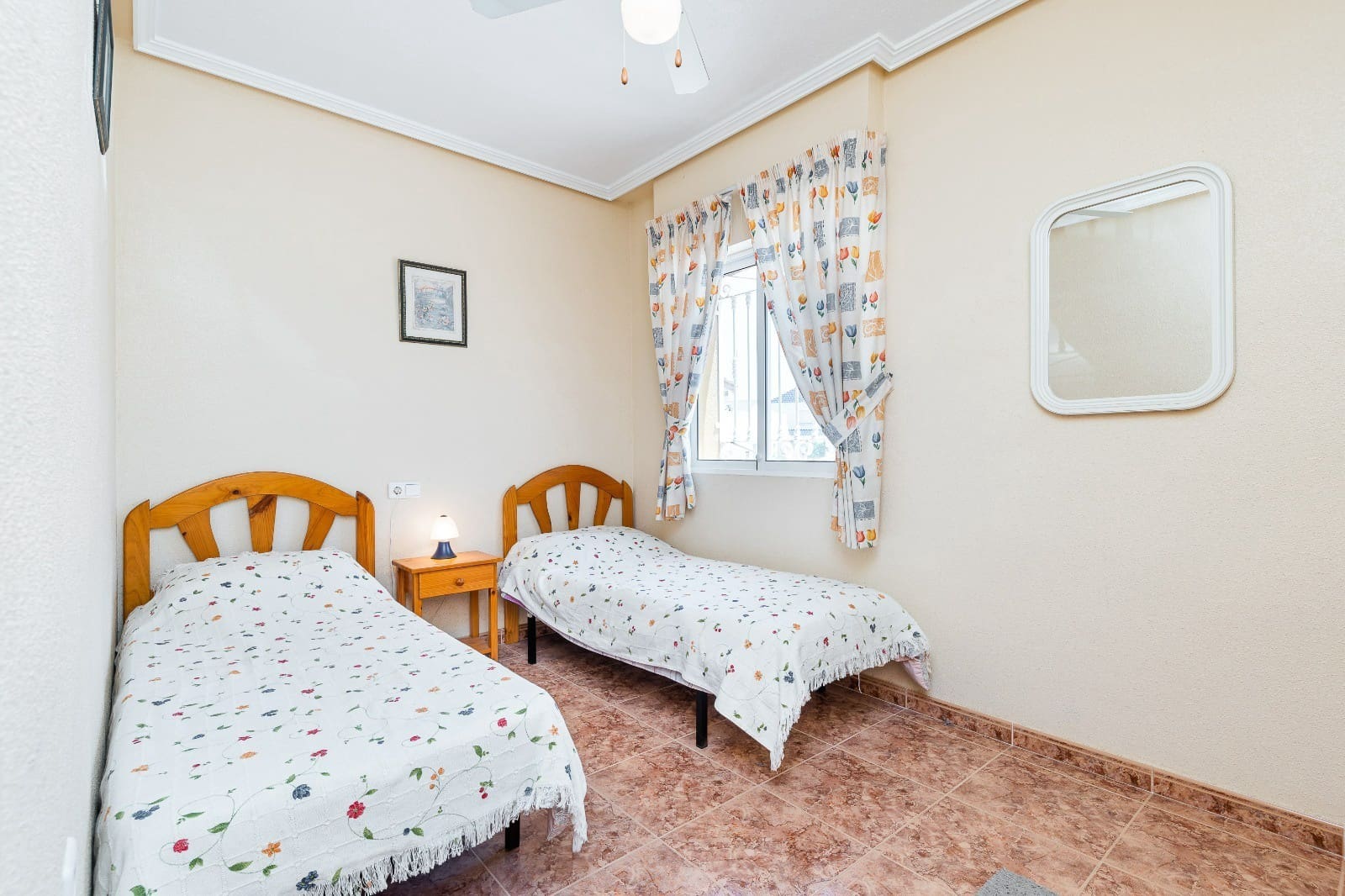3 soveværelse Byhus til salg i Torrevieja med swimmingpool garage - € 225.000 (Ref: 9816659)