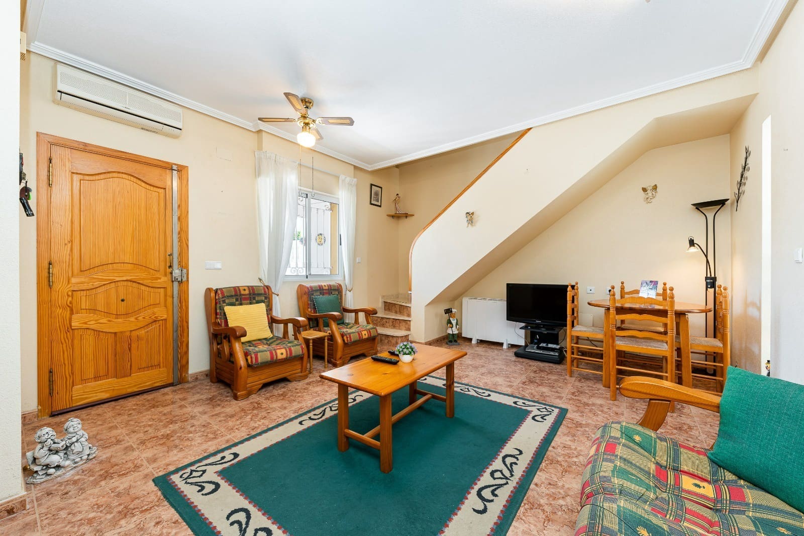 3 soveværelse Byhus til salg i Torrevieja med swimmingpool garage - € 225.000 (Ref: 9816659)