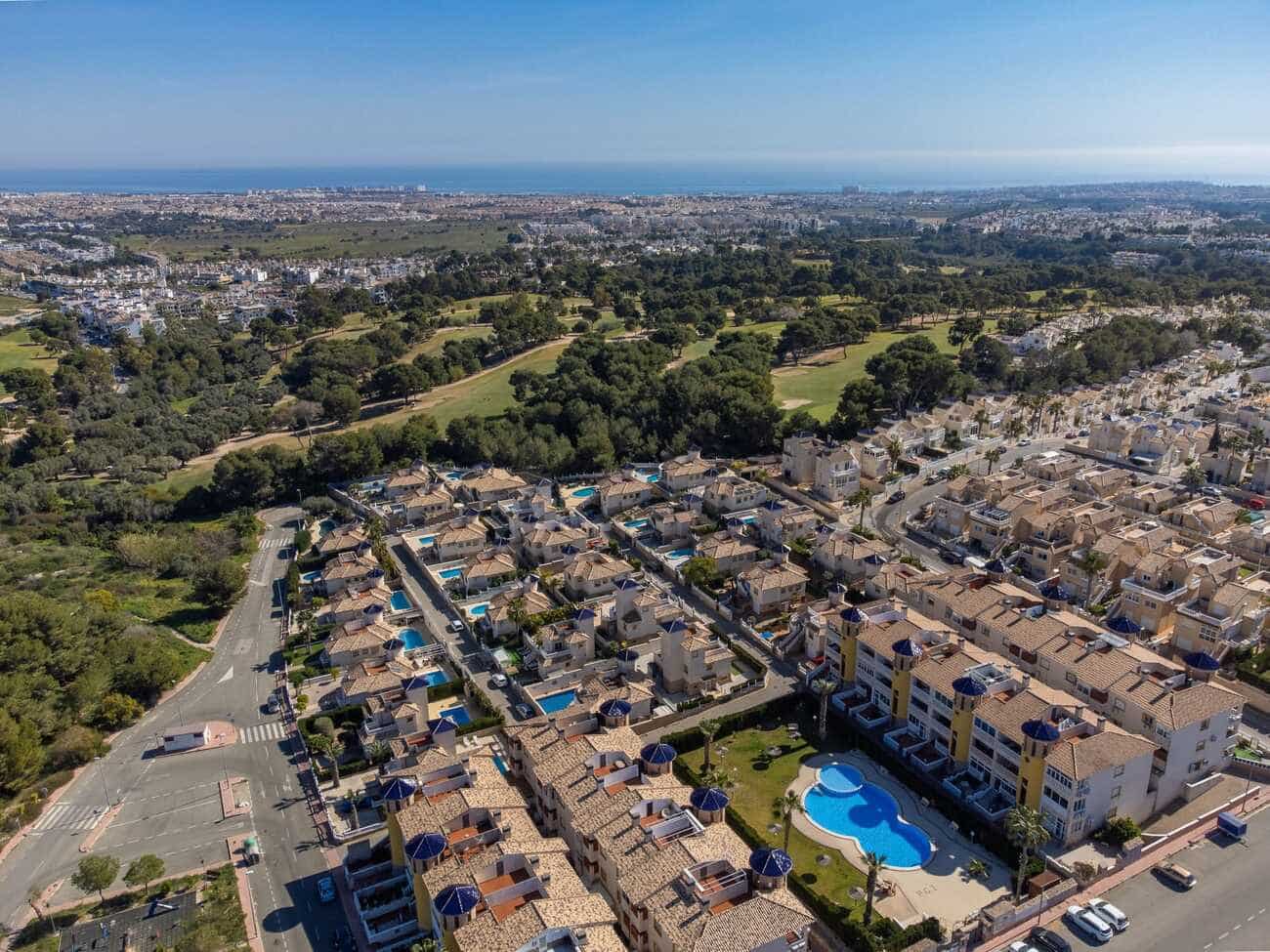2 sovrum Takvåning till salu i Villamartin - 139 950 € (Ref: 9816660)