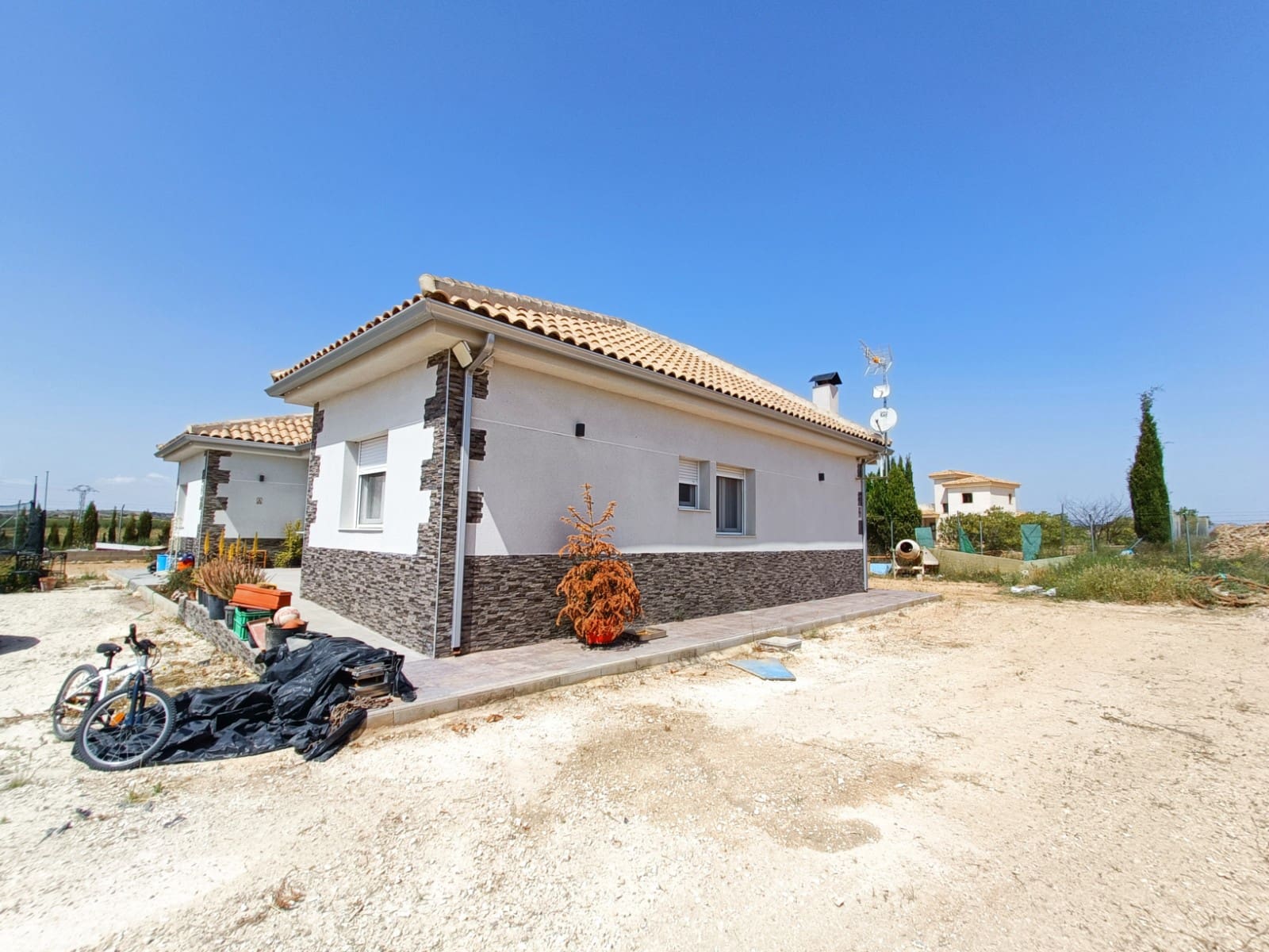 4 bedroom Villa for sale in Pinoso - € 420,000 (Ref: 9819511)