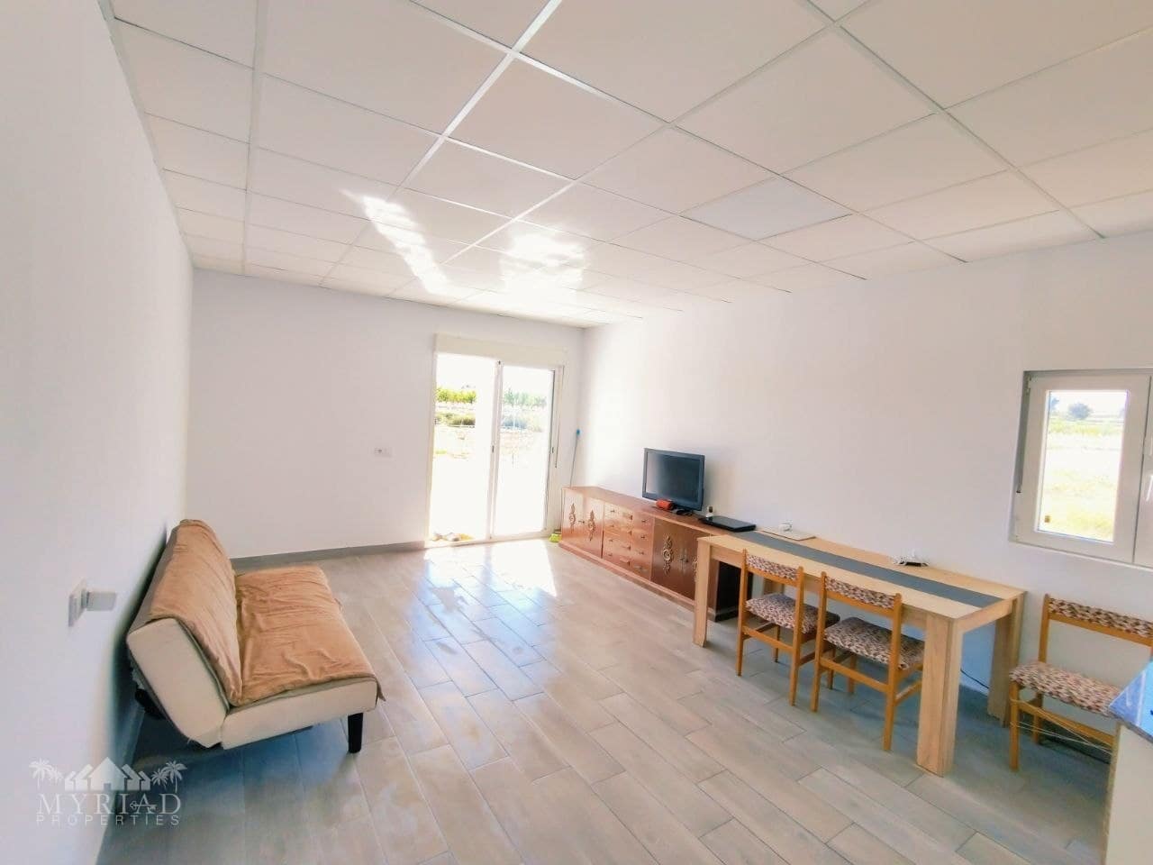 4 bedroom Villa for sale in Pinoso - € 210,000 (Ref: 9821735)