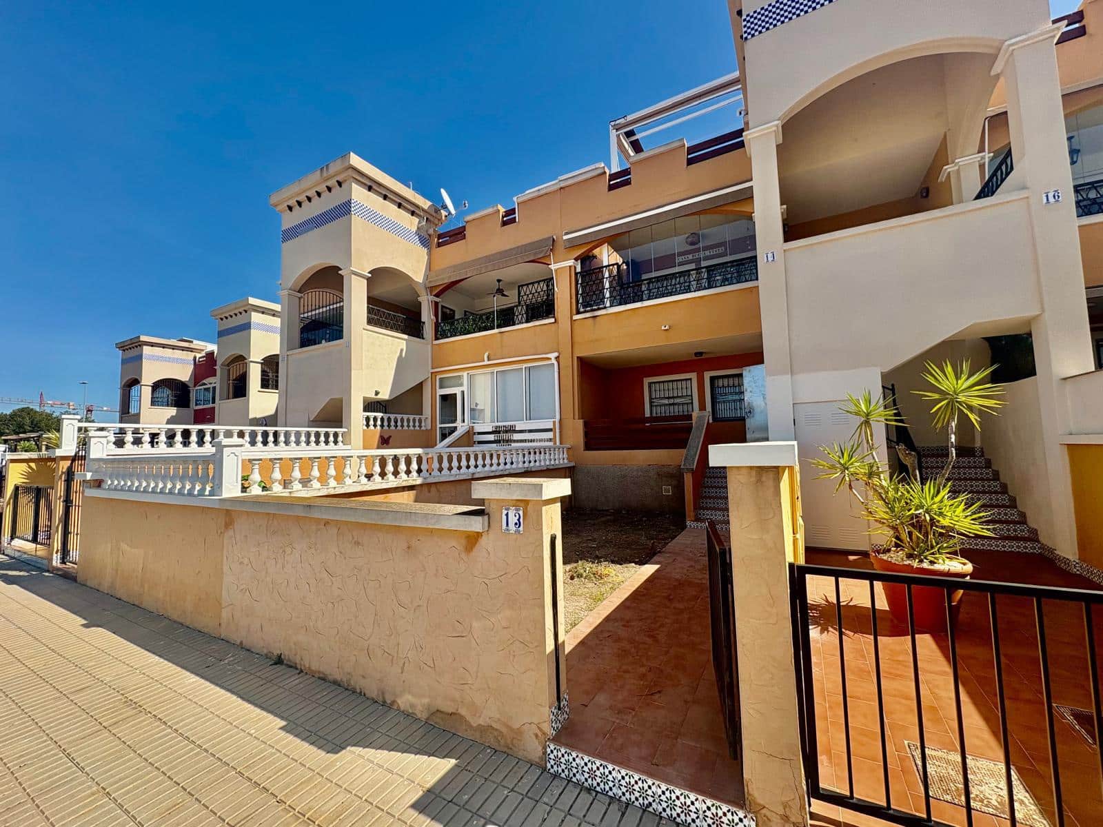2 sovrum Bungalow till salu i Orihuela Costa med pool - 159 000 € (Ref: 9821736)