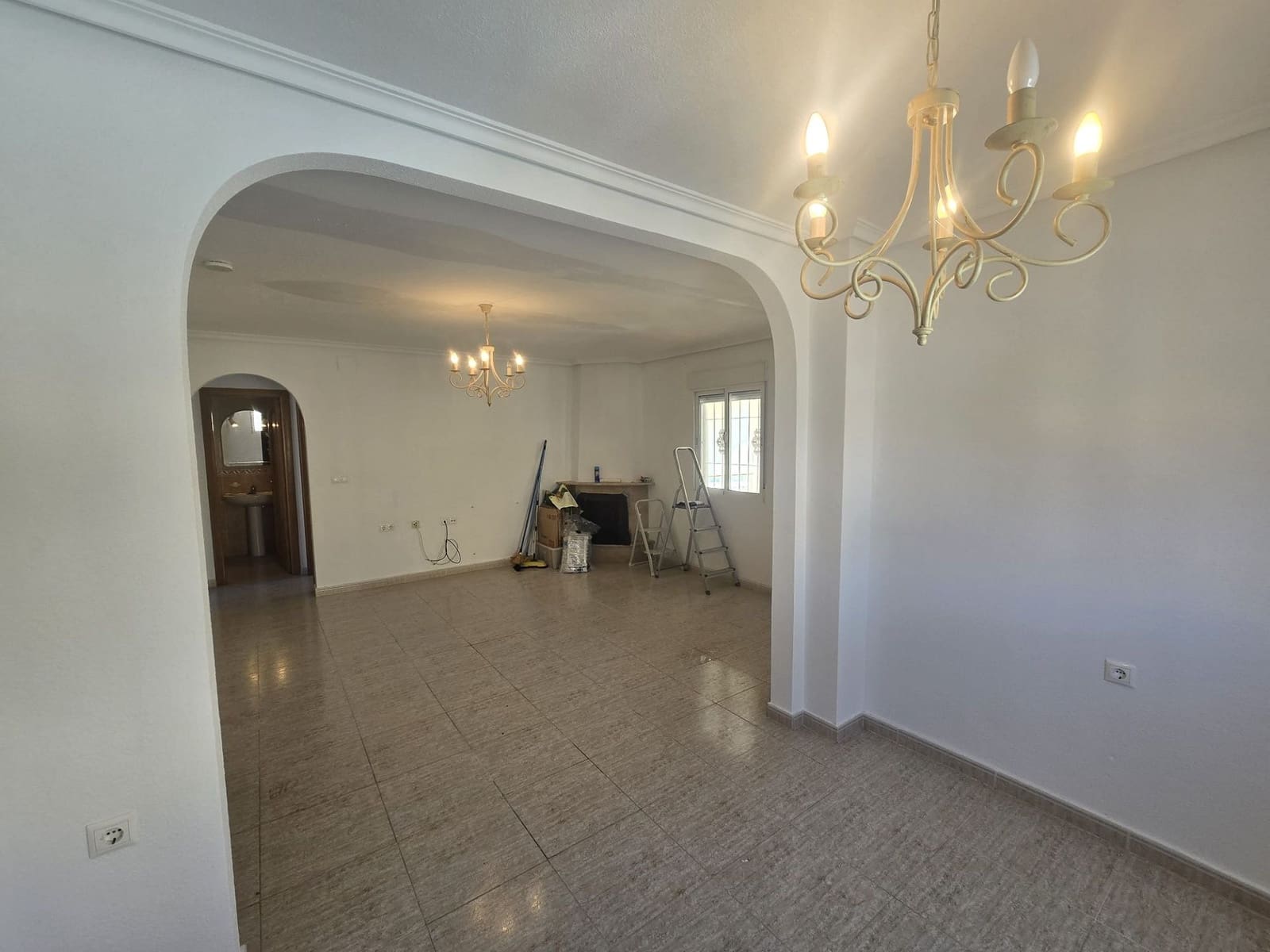 5 soverom Villa til salgs i Monforte del Cid med svømmebasseng - € 349 995 (Ref: 9830488)
