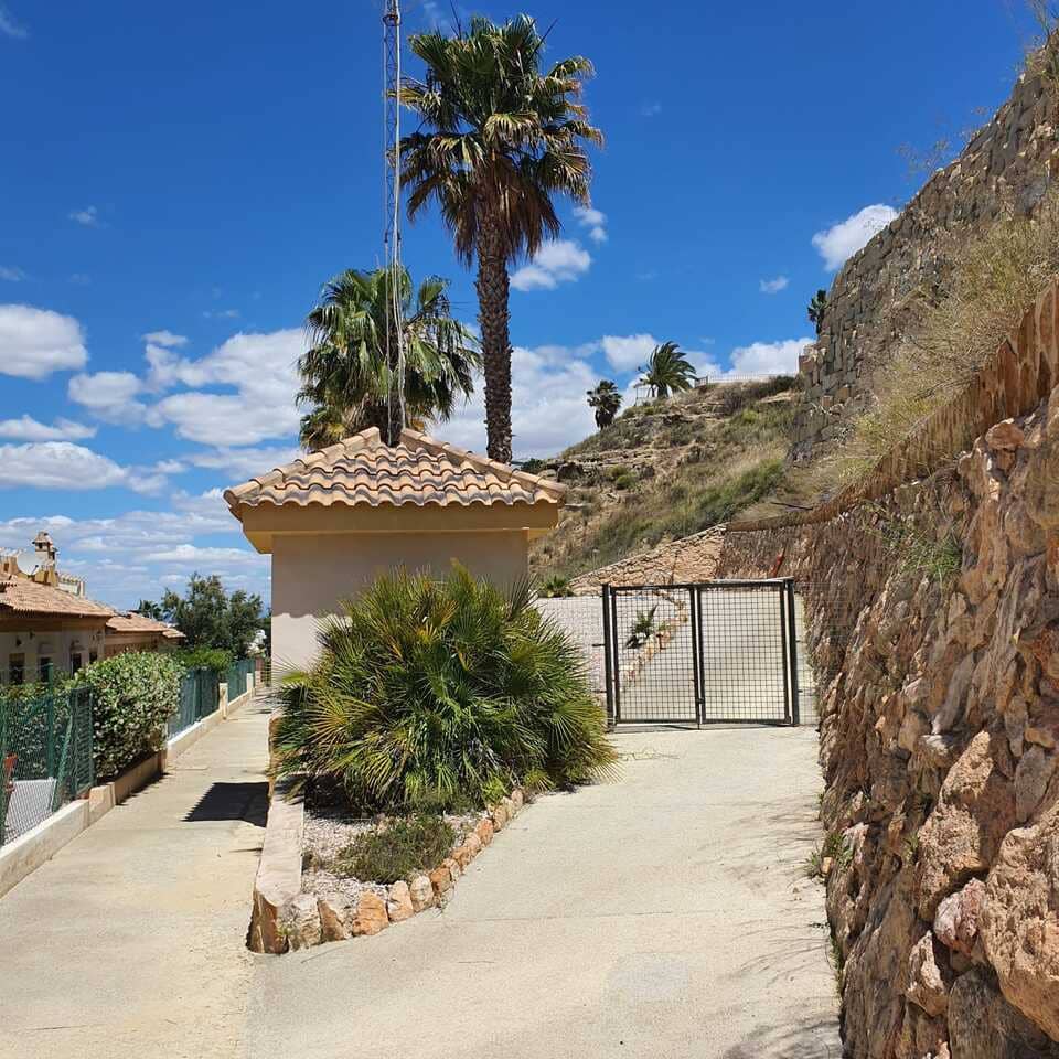 Casa de 3 habitaciones en La Marquesa en venta con piscina - 280.000 € (Ref: 9838804)