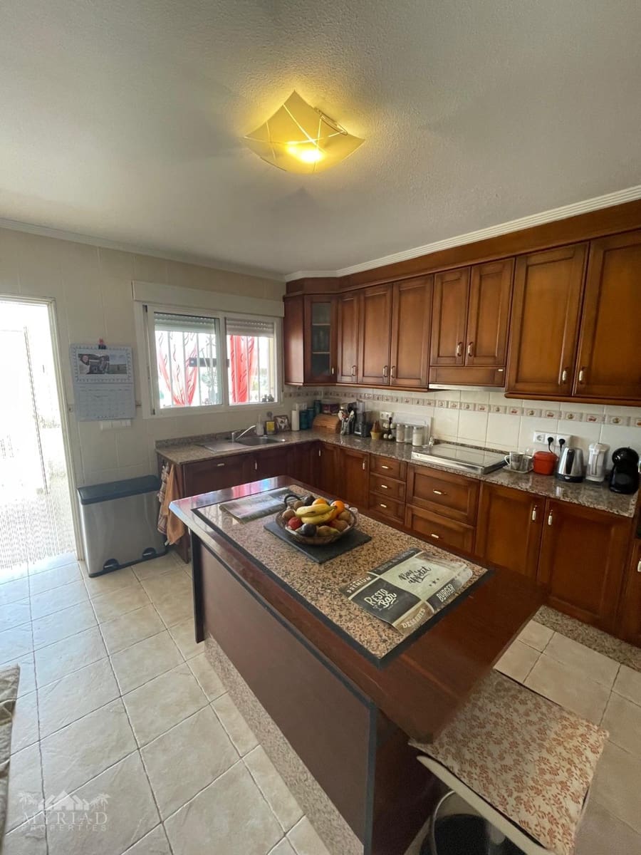 4 bedroom Villa for sale in Pinoso - € 425,000 (Ref: 9841906)