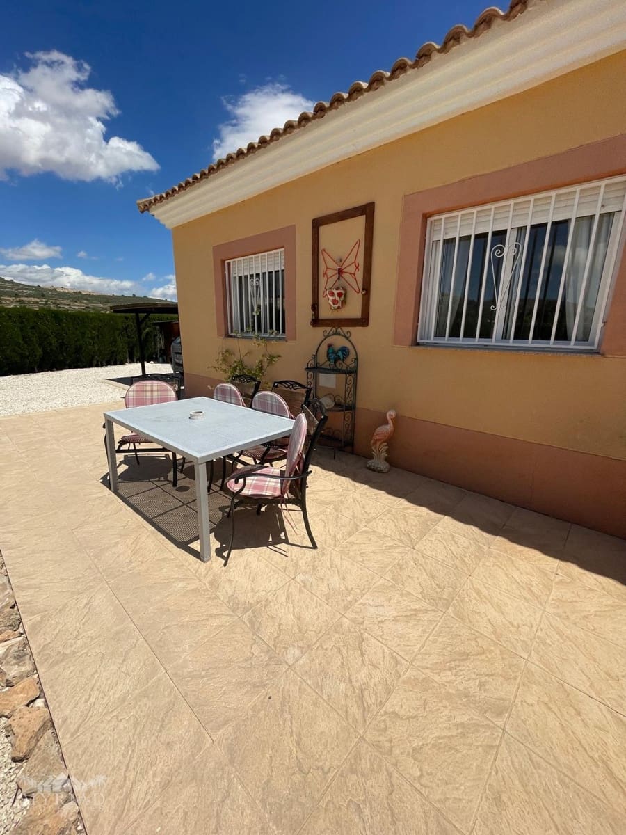 4 bedroom Villa for sale in Pinoso - € 425,000 (Ref: 9841906)