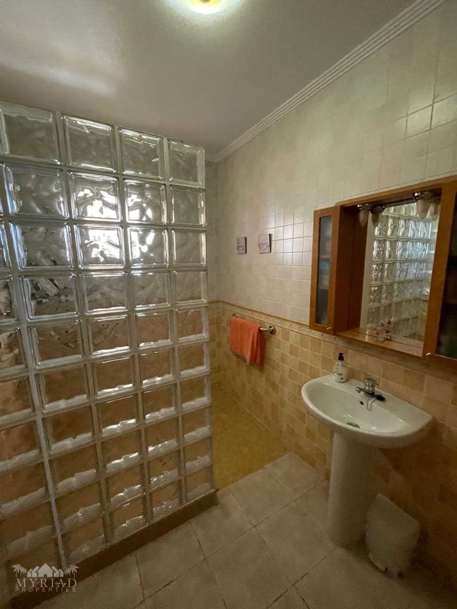 4 bedroom Villa for sale in Pinoso - € 425,000 (Ref: 9841906)