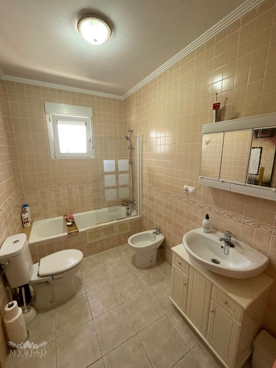 4 bedroom Villa for sale in Pinoso - € 425,000 (Ref: 9841906)