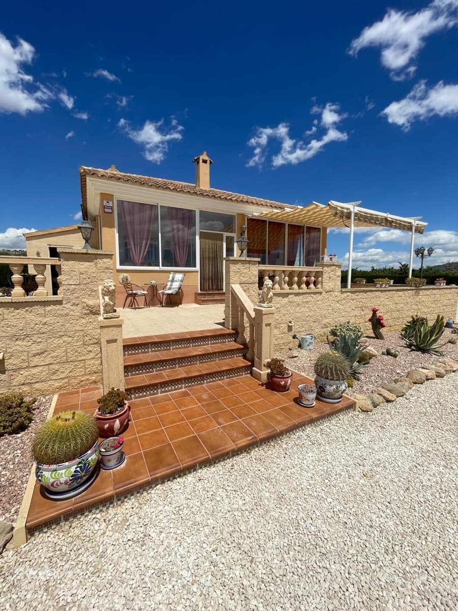 4 bedroom Villa for sale in Pinoso - € 425,000 (Ref: 9841906)