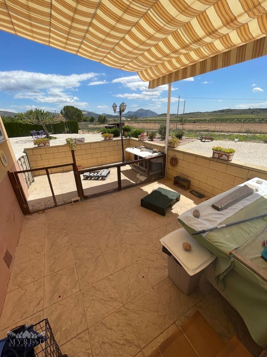 4 bedroom Villa for sale in Pinoso - € 425,000 (Ref: 9841906)