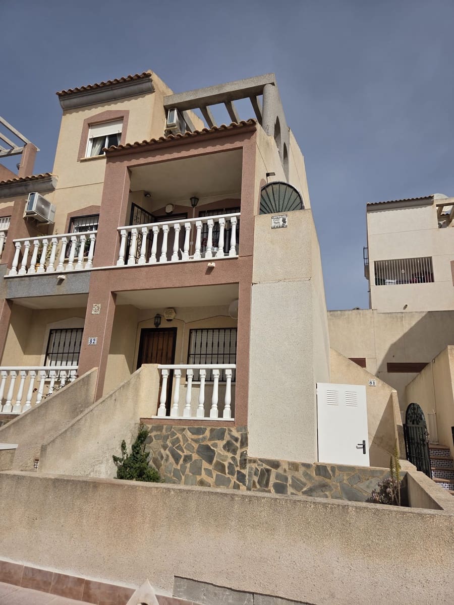 3 soveværelse Bungalow til salg i Villamartin med swimmingpool garage - € 199.000 (Ref: 9854732)