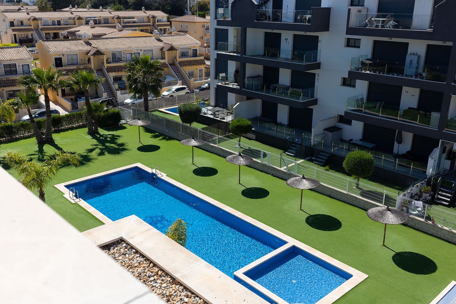 2 soveværelse Penthouse til salg i Villamartin med swimmingpool garage - € 289.900 (Ref: 9856278)