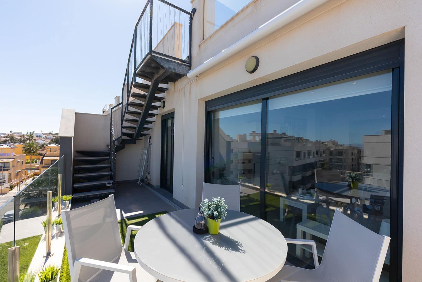 2 soveværelse Penthouse til salg i Villamartin med swimmingpool garage - € 289.900 (Ref: 9856278)