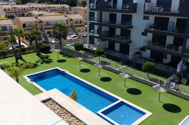 2 soveværelse Penthouse til salg i Villamartin, Orihuela med swimmingpool garage - € 289.900 (Ref: 9856278)