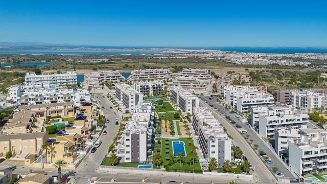 2 soveværelse Penthouse til salg i Villamartin, Orihuela med swimmingpool garage - € 289.900 (Ref: 9856278)