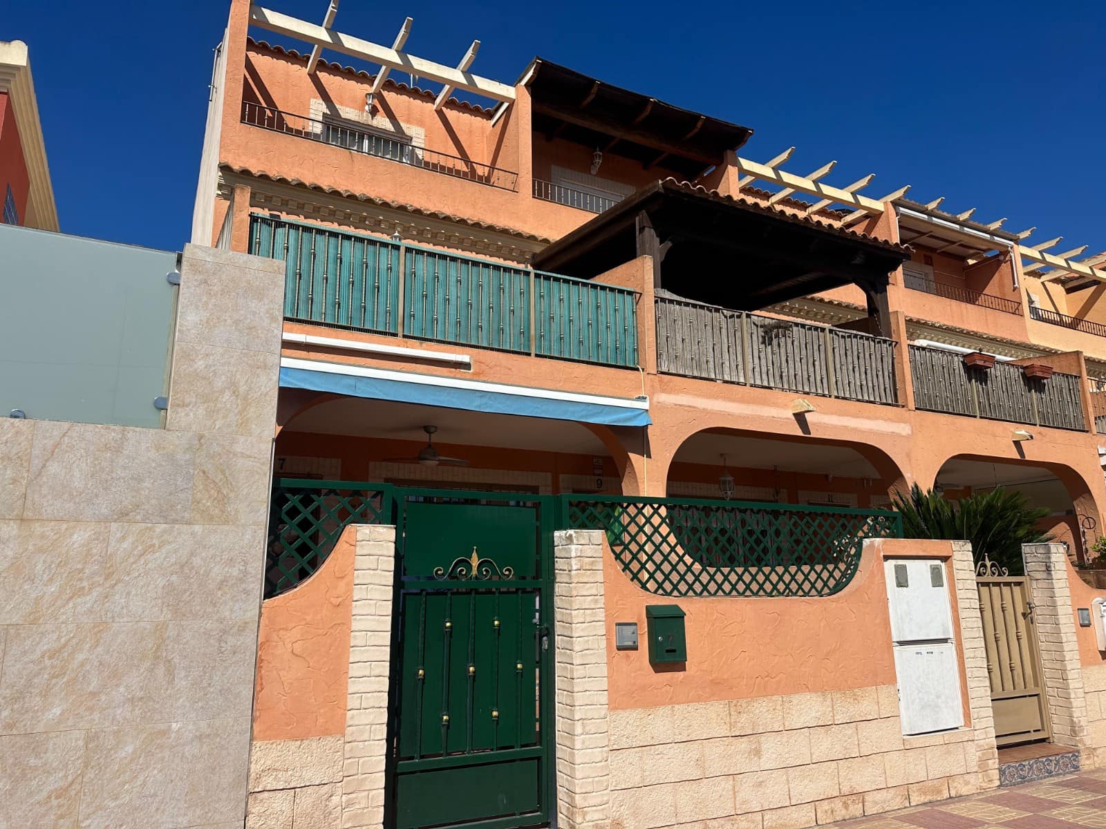 3 Zimmer Haus zu verkaufen in Jacarilla mit Garage - 185.000 € (Ref: 9856281)