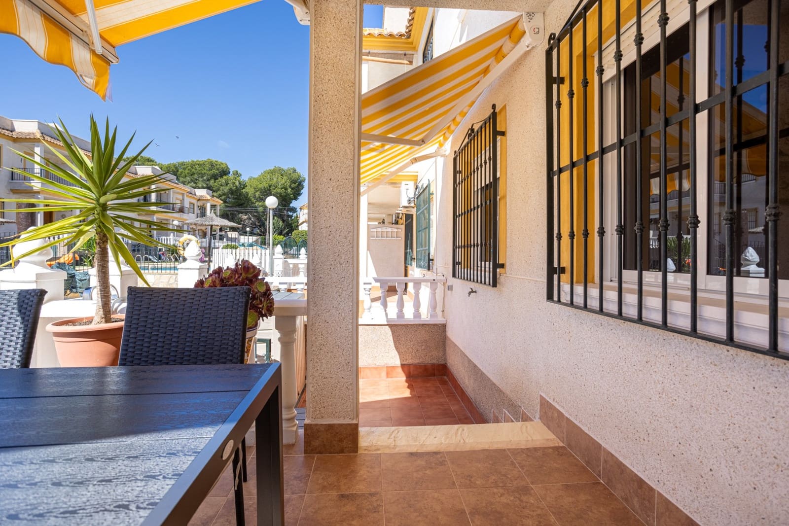 2 soveværelse Lejlighed til salg i Algorfa med swimmingpool - € 129.000 (Ref: 9860298)