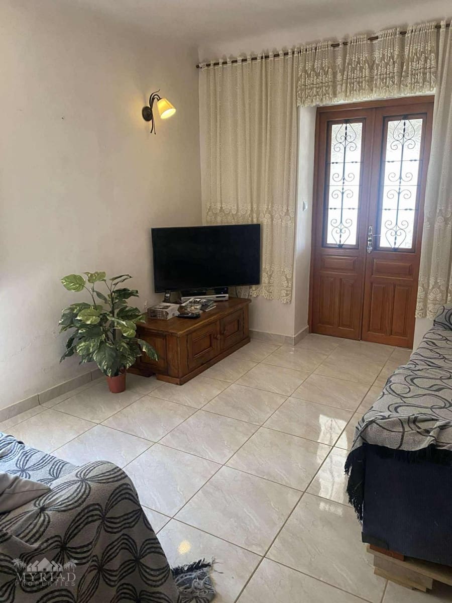 5 soverom Villa til salgs i Yecla med garasje - € 299 995 (Ref: 9888467)