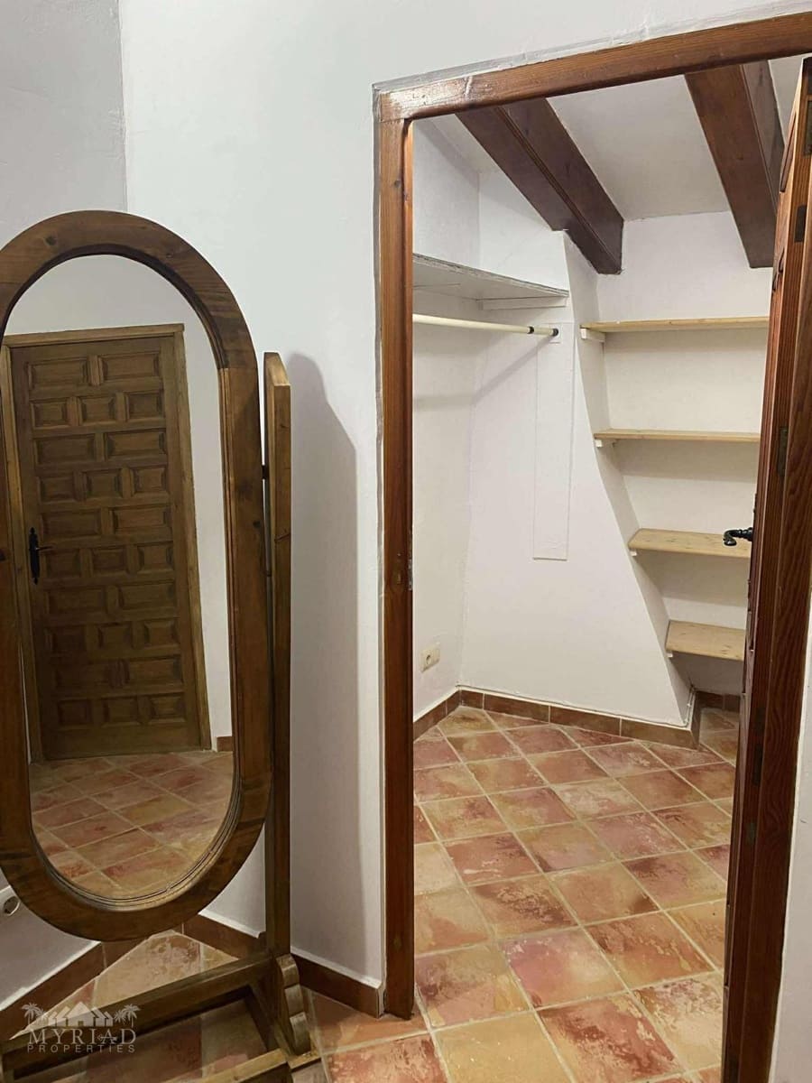 5 soverom Villa til salgs i Yecla med garasje - € 299 995 (Ref: 9888467)