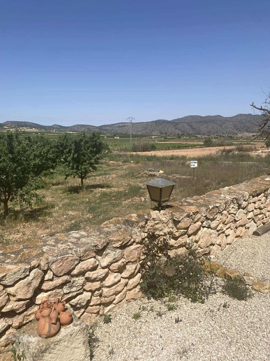 5 soverom Villa til salgs i Yecla med garasje - € 299 995 (Ref: 9888467)