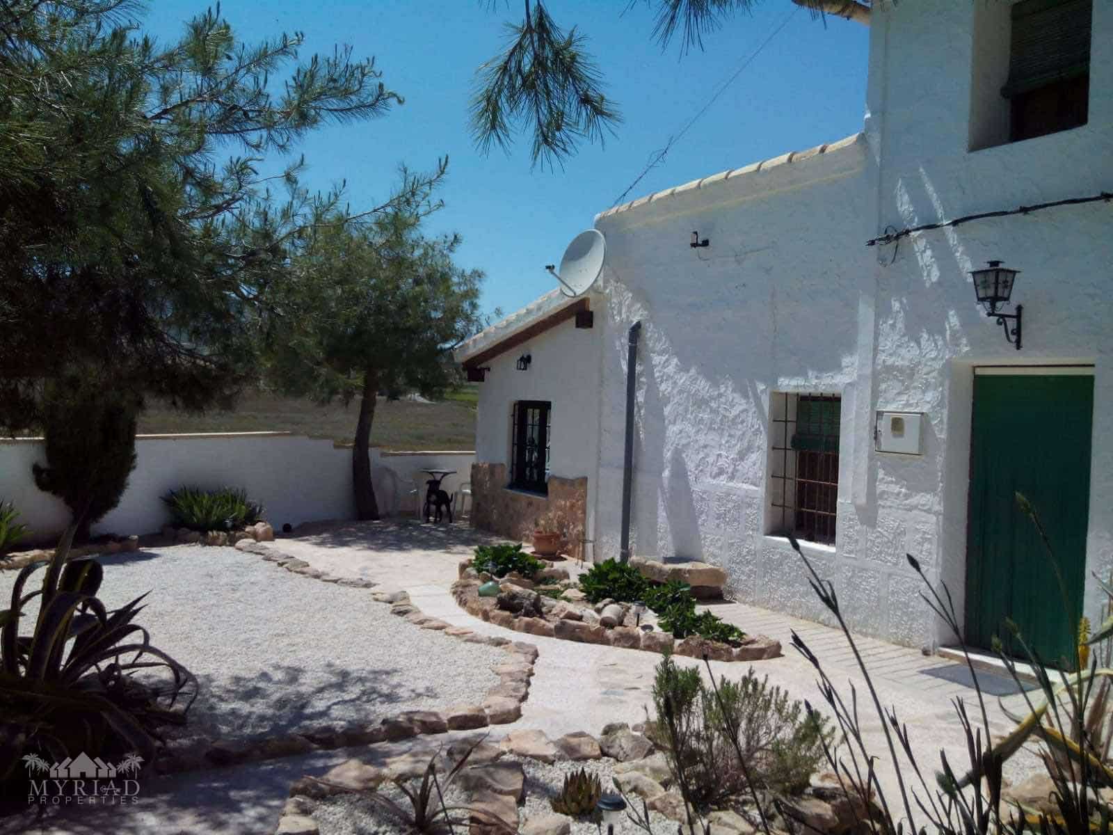 5 soverom Villa til salgs i Yecla med garasje - € 299 995 (Ref: 9888467)