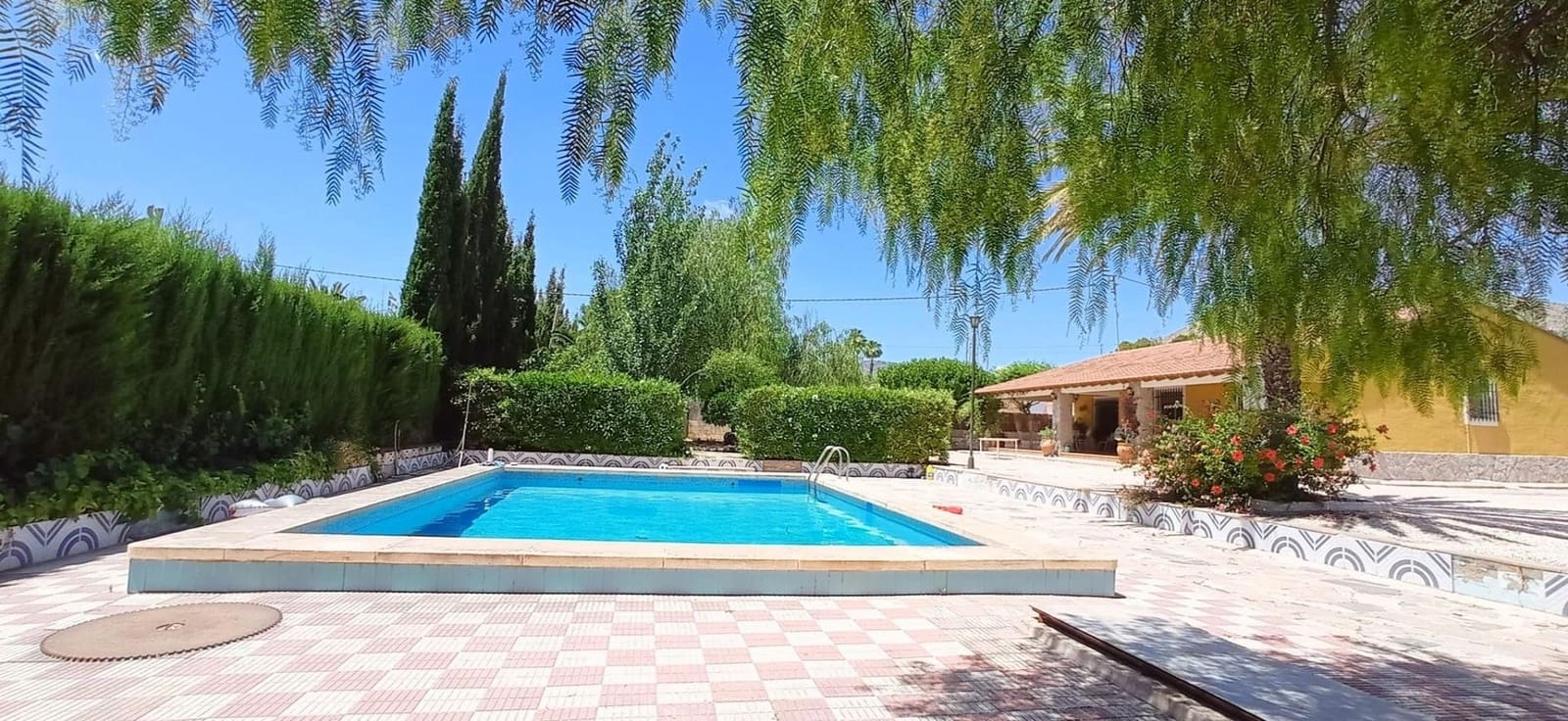 4 bedroom Villa for sale in Novelda with pool - € 280,000 (Ref: 9889489)