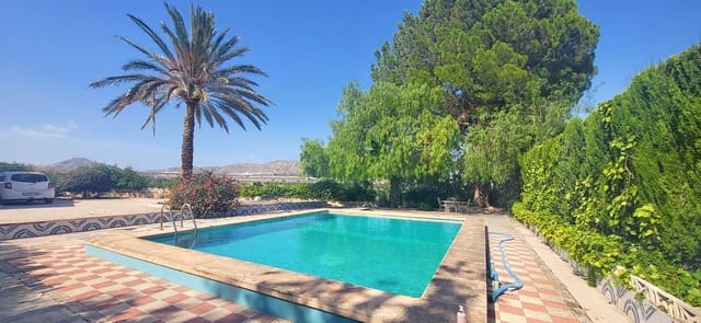 4 bedroom Villa for sale in Novelda with pool - € 280,000 (Ref: 9889489)