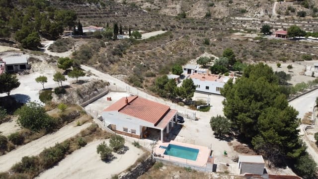 4 slaapkamer Finca/Landhuis te koop in Crevillente / Crevillent met zwembad garage - € 245.000 (Ref: 9902389)