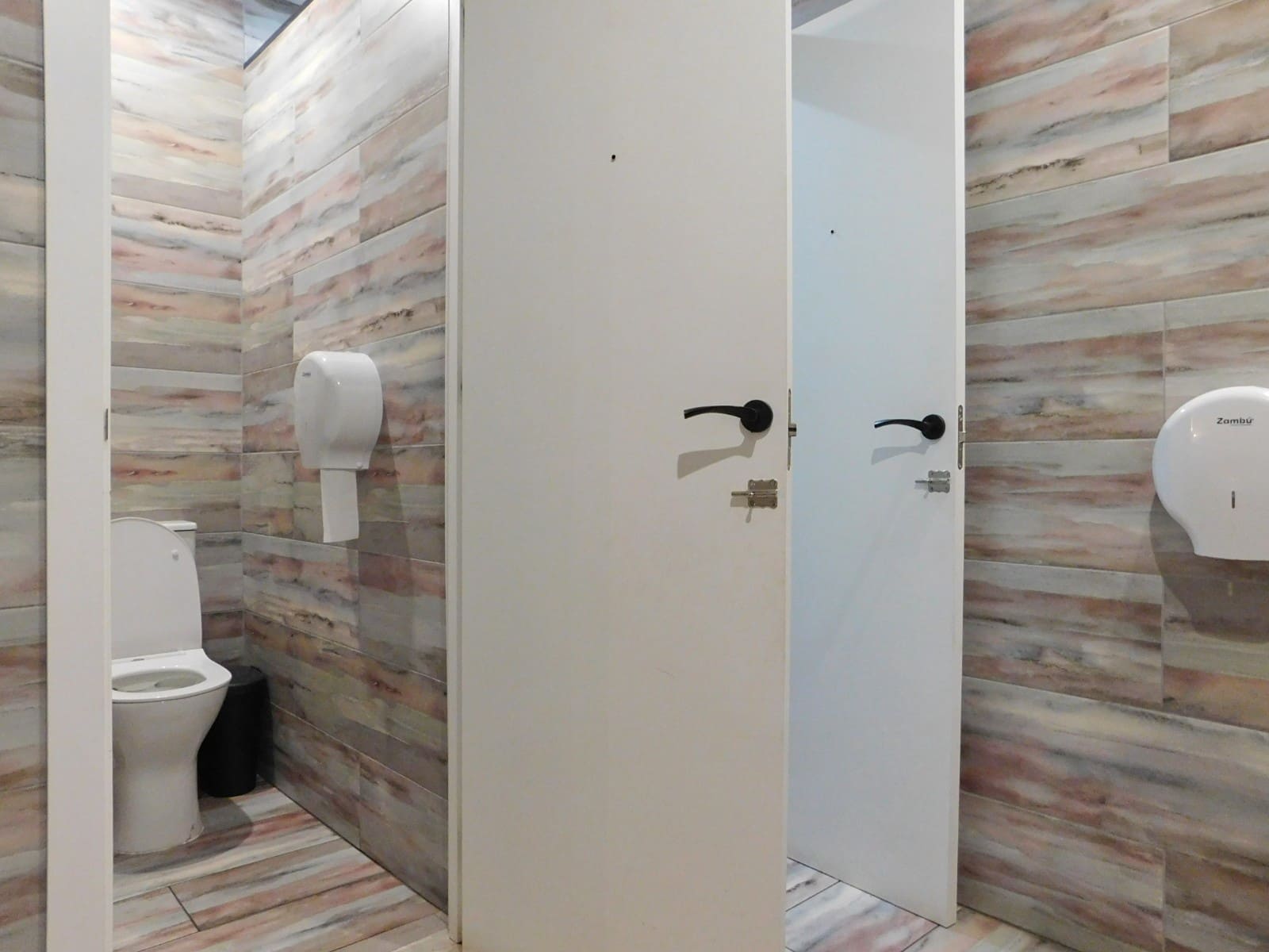 Commercial for sale in San Miguel de Salinas with pool - € 69,000 (Ref: 9912277)