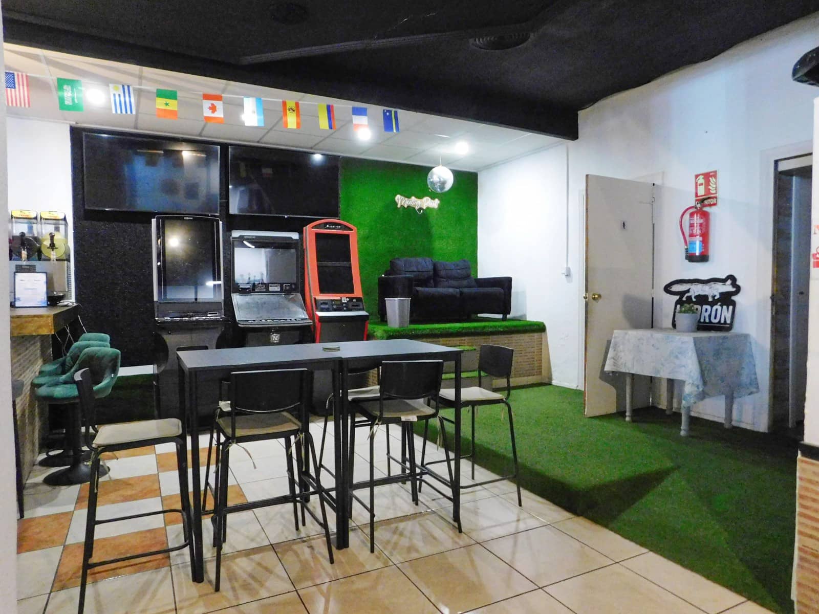 Commercial for sale in San Miguel de Salinas with pool - € 69,000 (Ref: 9912277)