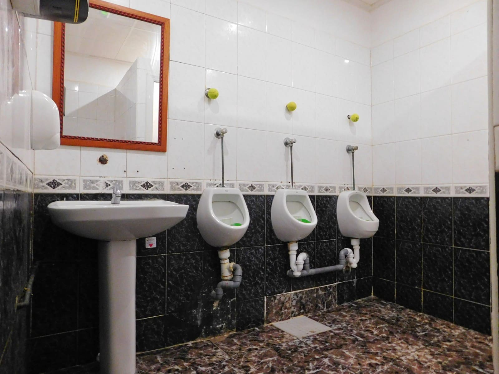Commercial for sale in San Miguel de Salinas with pool - € 69,000 (Ref: 9912277)